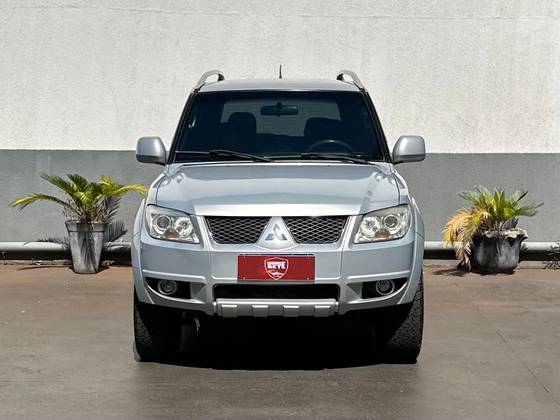 MITSUBISHI PAJERO TR4 2.0 4X4 16V FLEX 4P MANUAL MITSUBISHI PAJERO TR4 2.0 4X4 16V FLEX 4P MANUAL